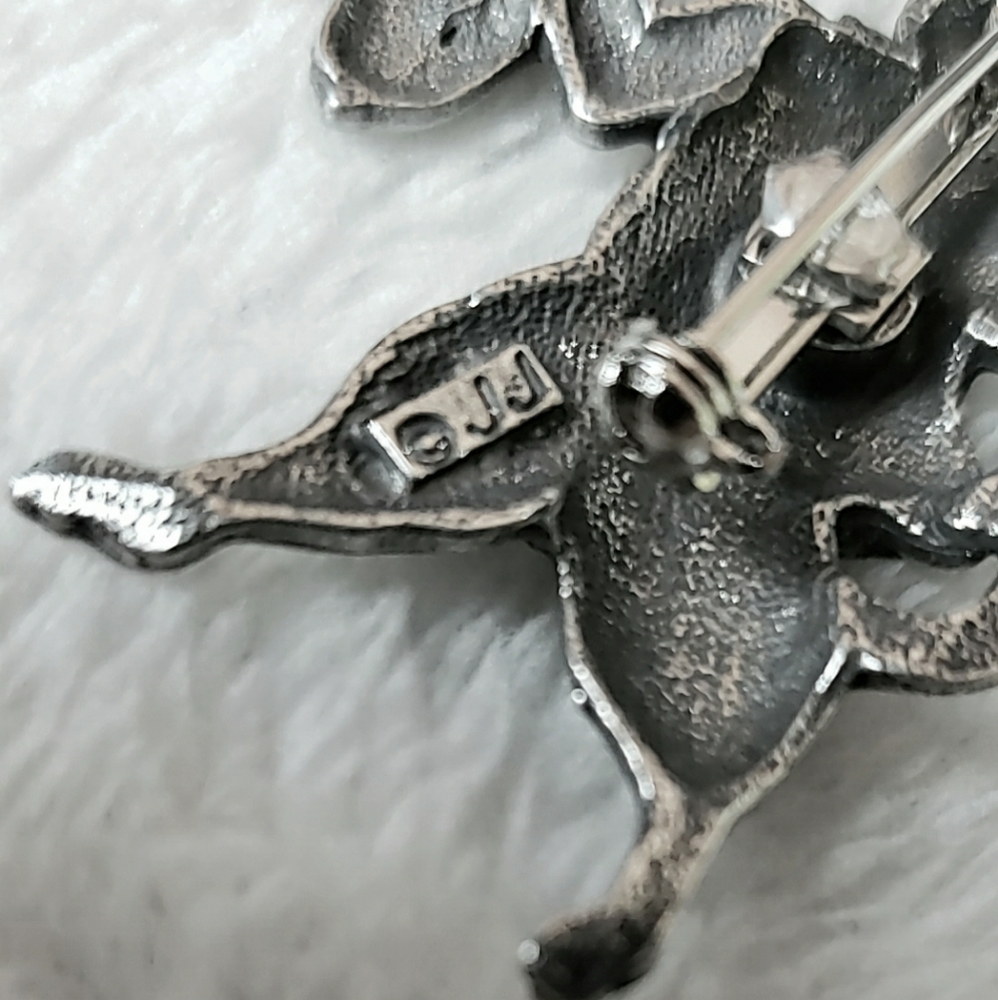 VINTAGE JJ Cat Playing Sax Pin - Picture 3 of 4
